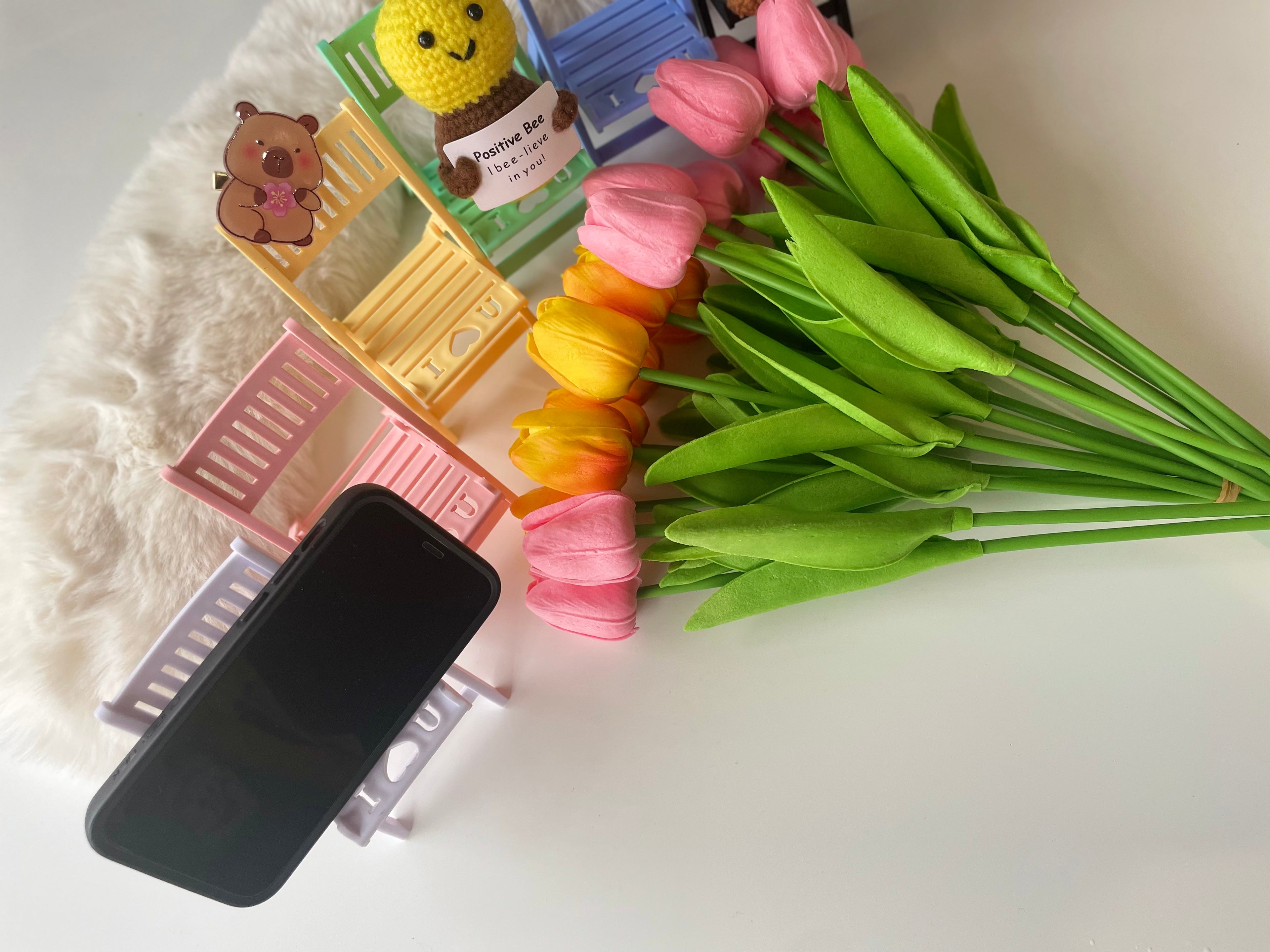 Foldable Chair-Shaped Phone Holder