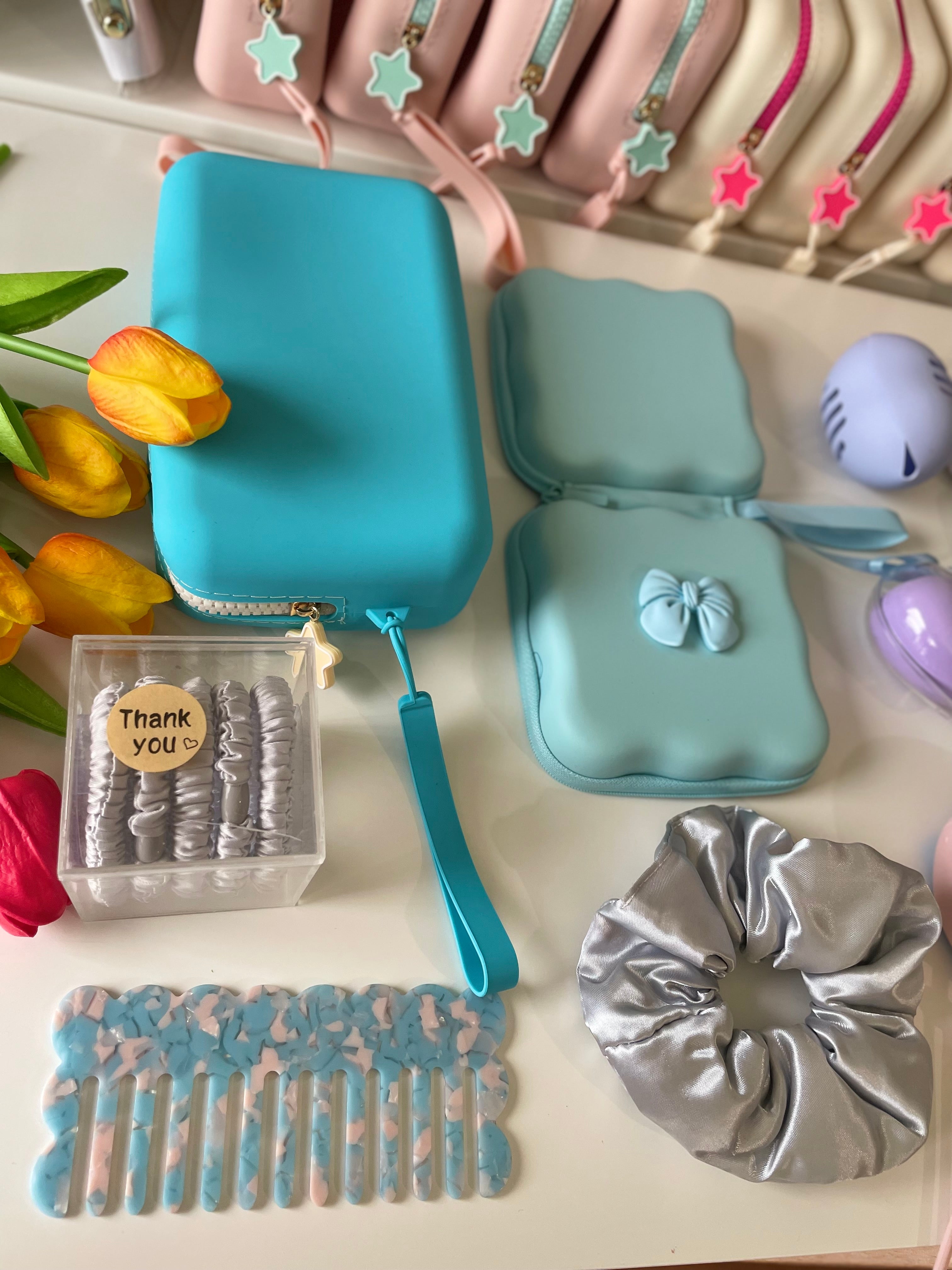 Blue bundle ( pretty & practical )