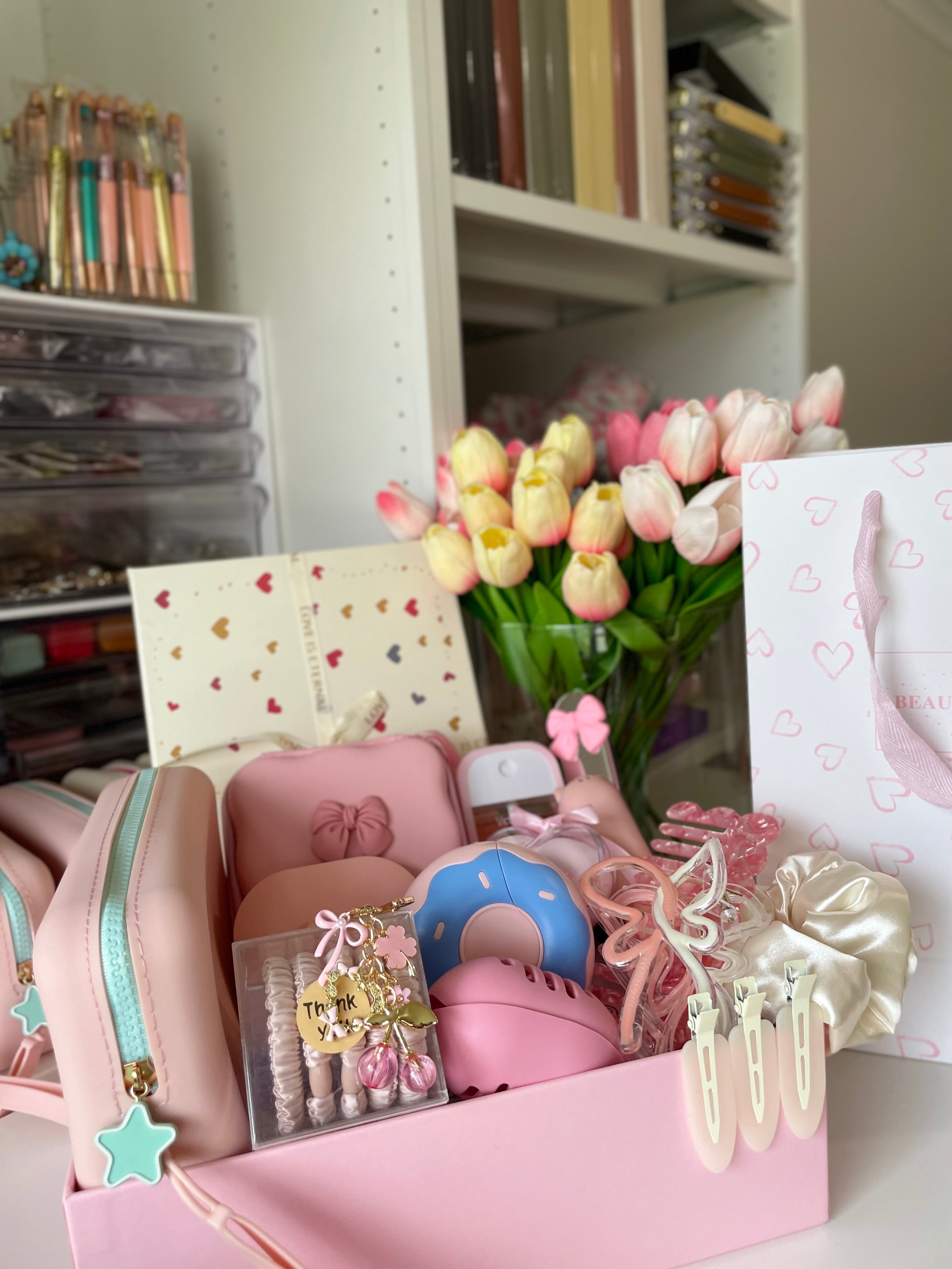 Pink bundle ( pretty & practical )