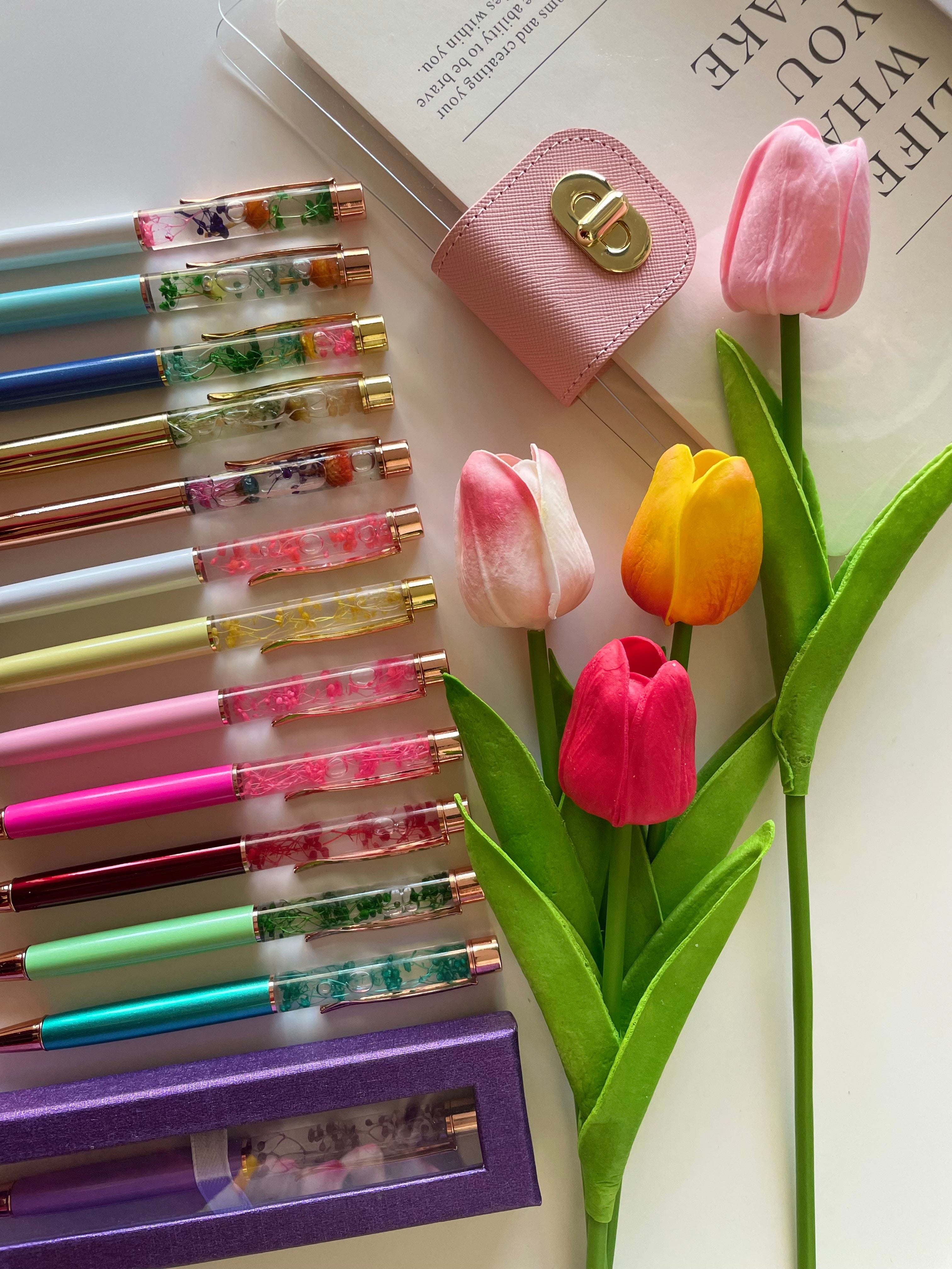 Liquid dried flower pen