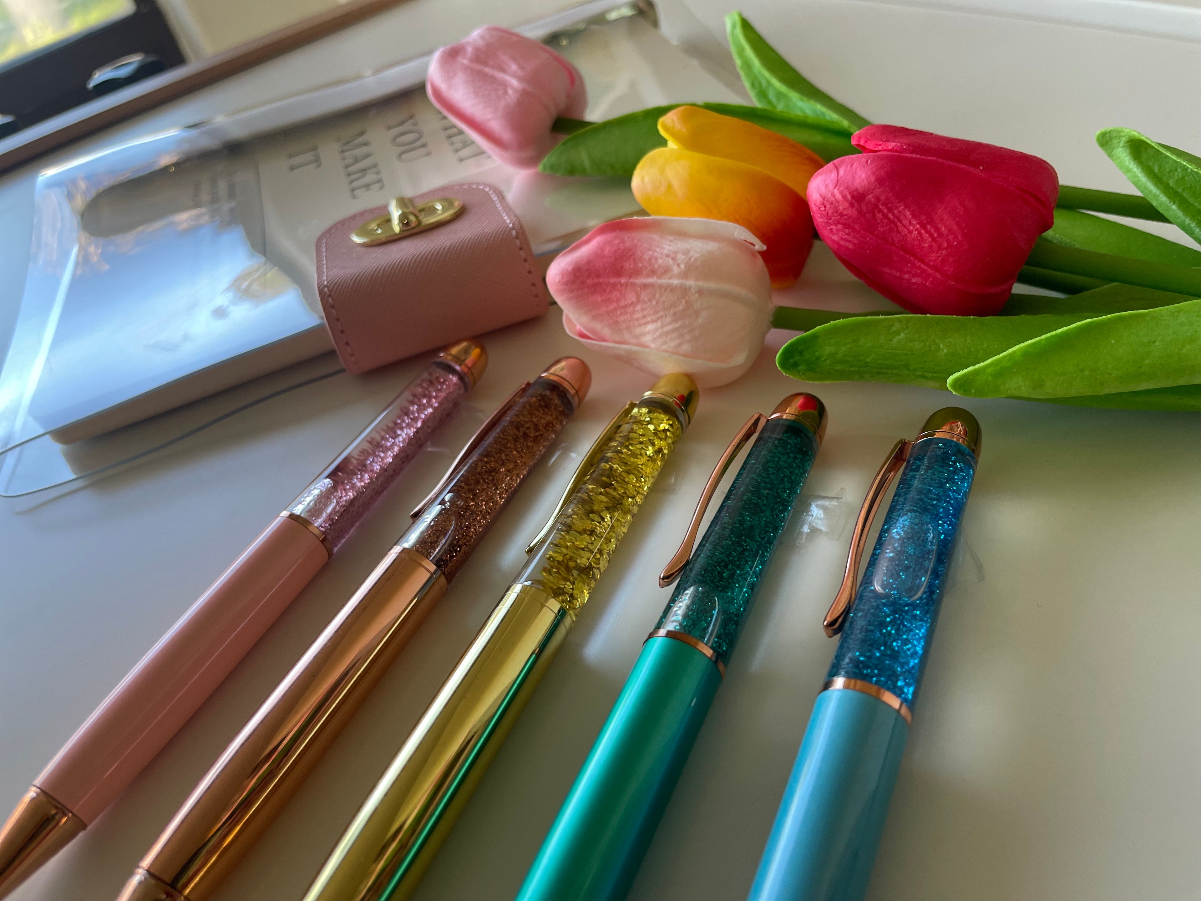 Glitter liquid pen